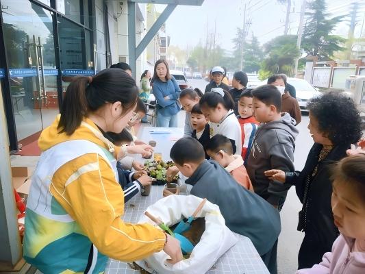 矿山社区“五社联动聚合力·社工同行暖民心”社工周主题活动